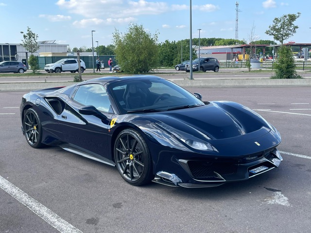 FERRARI_488_PISTA_SPIDER_TAILOR_MADE_2